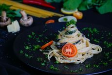 Resep Pasta Fetucini Jamur dan Daun Kemangi, Pakai Saus Keju Creamy