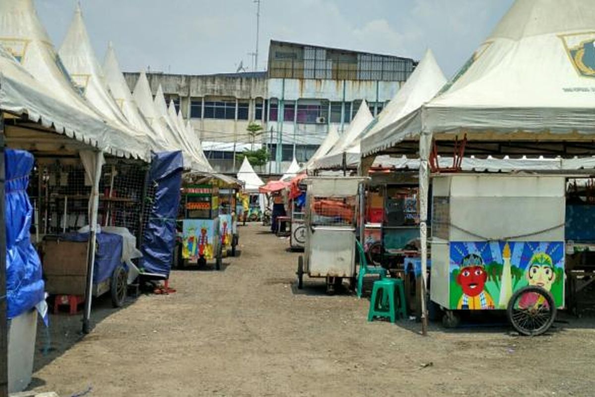 Banyak pedagang kaki lima (PKL) di Jalan Cengkeh, Tamansari, Jakarta Barat, yang belum mulai berjualan. Mereka telah dipindahkan dari Kawasan Kota Tua sejak Senin (5/9/2016) pekan lalu.