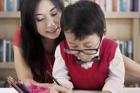 Mencari Sekolah untuk Anak dengan Autisme? Orangtua Lakukan Ini