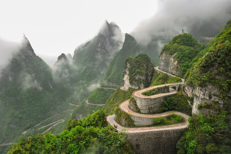 99-Bend Road to Heaven, China.