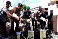 Polres Palopo Musnahkan 1.400 Liter Miras, Dibuang ke Dalam Got