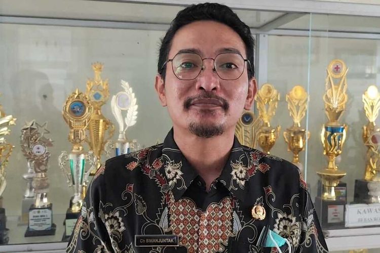Candro Simanjuntak, Guru Bimbingan Konseling (BK) SMAN 7 Kota Cirebon Jawa Barat memberikan penjelasan terkait penanganan kegagalan SNBP 155 siswa eliglible, sat ditemui Kompas.com pada Kamis (6/2/2025) siang.
