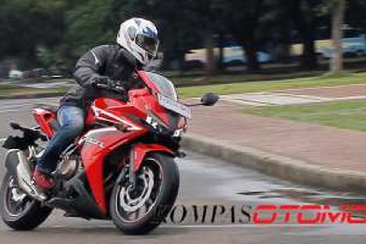 Honda CBR 500 R saat dicoba Kompas Otomotif