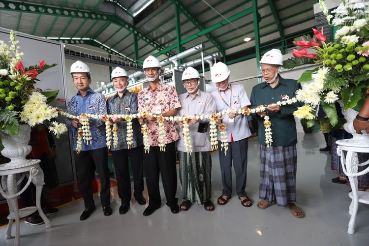 Peresmian dihadiri oleh perwakilan Indonesia dan Jepang seperti Bupati Kudus H.M. Tamzil, MT., President Director PT Bank Sumitomo Mitsui Indonesia Kazuhisa Miyagawa, Director PT OTC Daihen Indonesia Seiji Ichikawa, serta Managing Director PT Omron Electronics Don Teng.