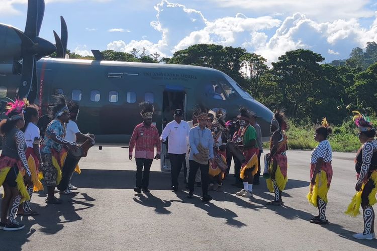 Gibran Tiba di Papua Barat Bersama 5 Mahasiswa yang Diajaknya