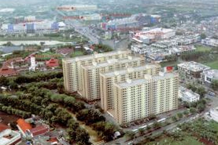 Bekasi tumbuh pesat, ditandai dengan pembangunan properti seperti apartemen, pusat belanja, dan ruang komersial lainnya.