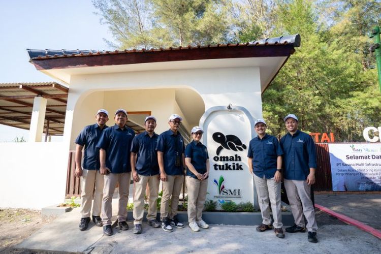 Fasilitas “Omah Tukik” di Pantai Cemara, Banyuwangi, yang dibangun PT Sarana Multi Infrastruktur (Persero) atau PT SMI sebagai bagian dari program konservasi penyu dan pemberdayaan masyarakat pesisir. 