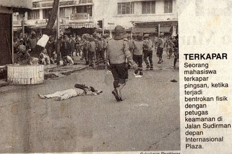 dokumentasi bentrokan yang terekam dalam berita harian Sriwijaya Post.