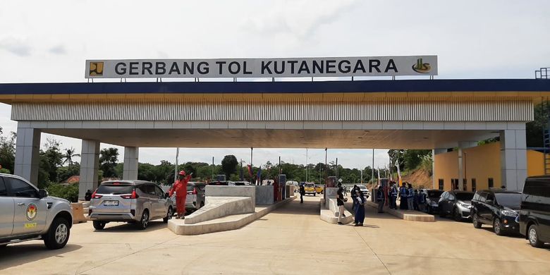 Gerbang Tol (GT) Kutanegara, Karawang, Jawa Barat, yang merupakan bagian dari Jalan Tol Jakarta-Cikampek (Japek) II Selatan.