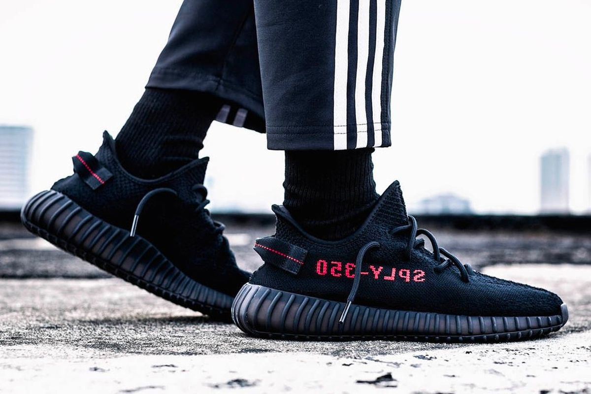 Adidas on sale yeezy hitam