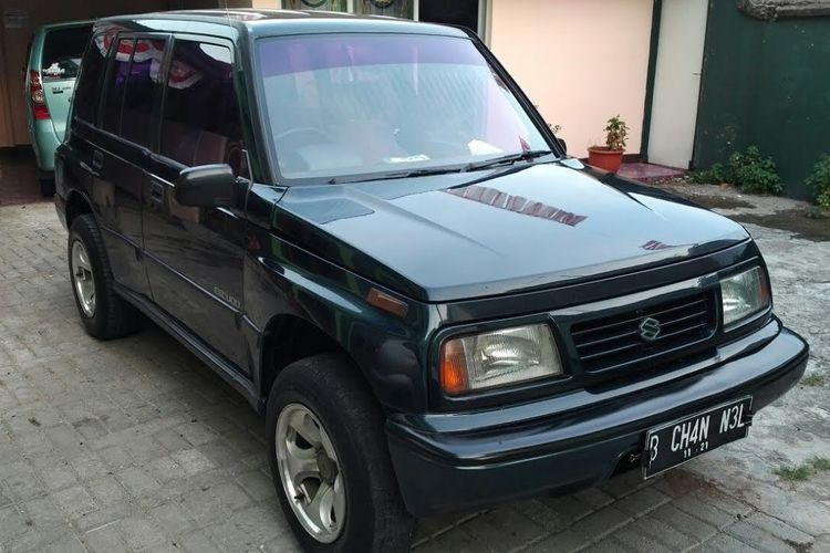 Suzuki Escudo masuk ke dalam bursa mobil bekas tahun 90'an yang dibanderol Rp 50 juta 