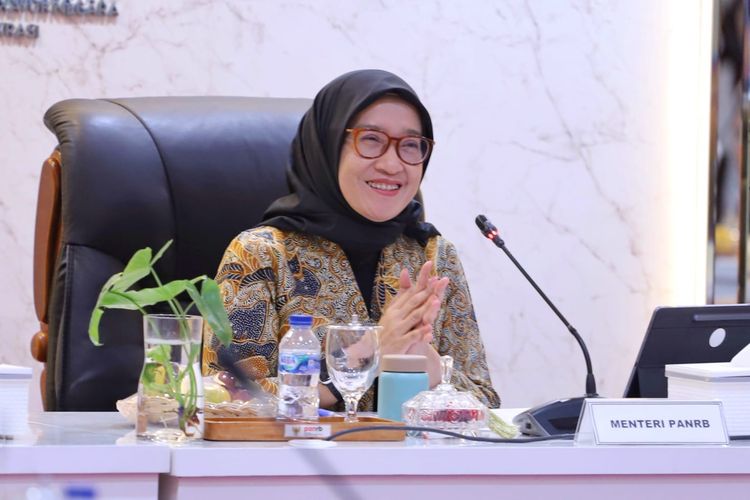Menteri Pendayagunaan Aparatur Negara dan Reformasi Birokrasi (PANRB) Rini Widyantini dalam Peresmian Mal Pelayanan Publik Triwulan II Tahun 2025 di Jakarta, Rabu (11/6/2025).