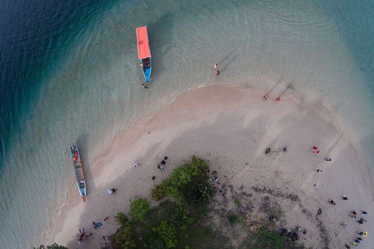 Pulau Setan, Kabupaten Pesisir Selatan, Sumatera Barat, Kamis (14/5/2015). Pulau Setan berada di kawasan Taman Wisata Air Mandeh.