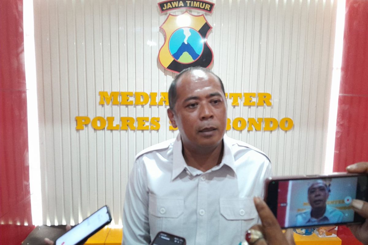 Kasat Reskrim Polres Situbondo, AKP Momon Suwito, saat dikonfirmasi Rabu (7/8/2024) soal dua orang di Situbondo tewas akibat minum miras hasil oplosan alkohol medis dengan minuman berenergi.