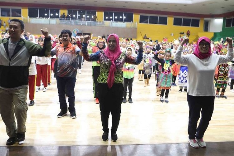 Kementerian Pemuda dan Olahraga (Kemenpora) bekerjasama dengan Federasi Olahraga Kreasi Budaya Indonesia (FOKBI) akan melakukan pemecahan rekor dunia atau Guinness World of Records (GWR) pada 5 Agustus 2018.