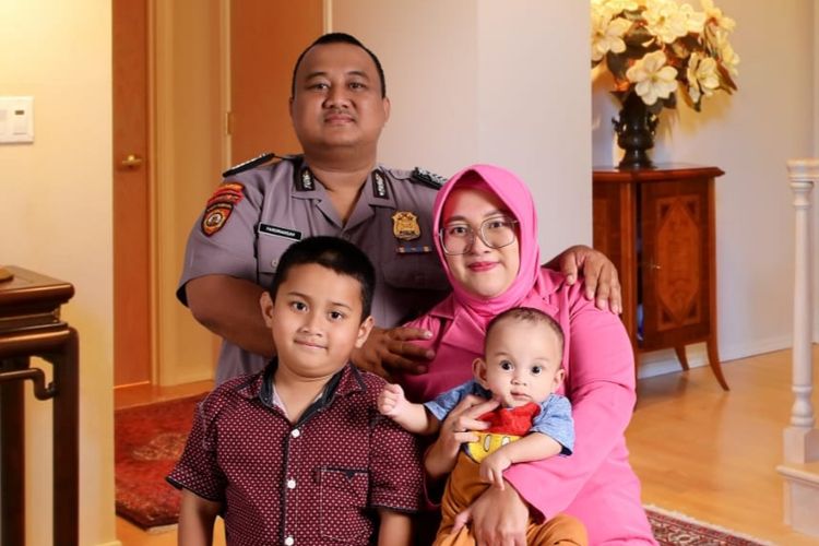 Sosok Bripka Rian, Lakoni Hobi Jadi Badut dan Isi Acara Gratis demi Tebar  Tawa Anak Panti Asuhan