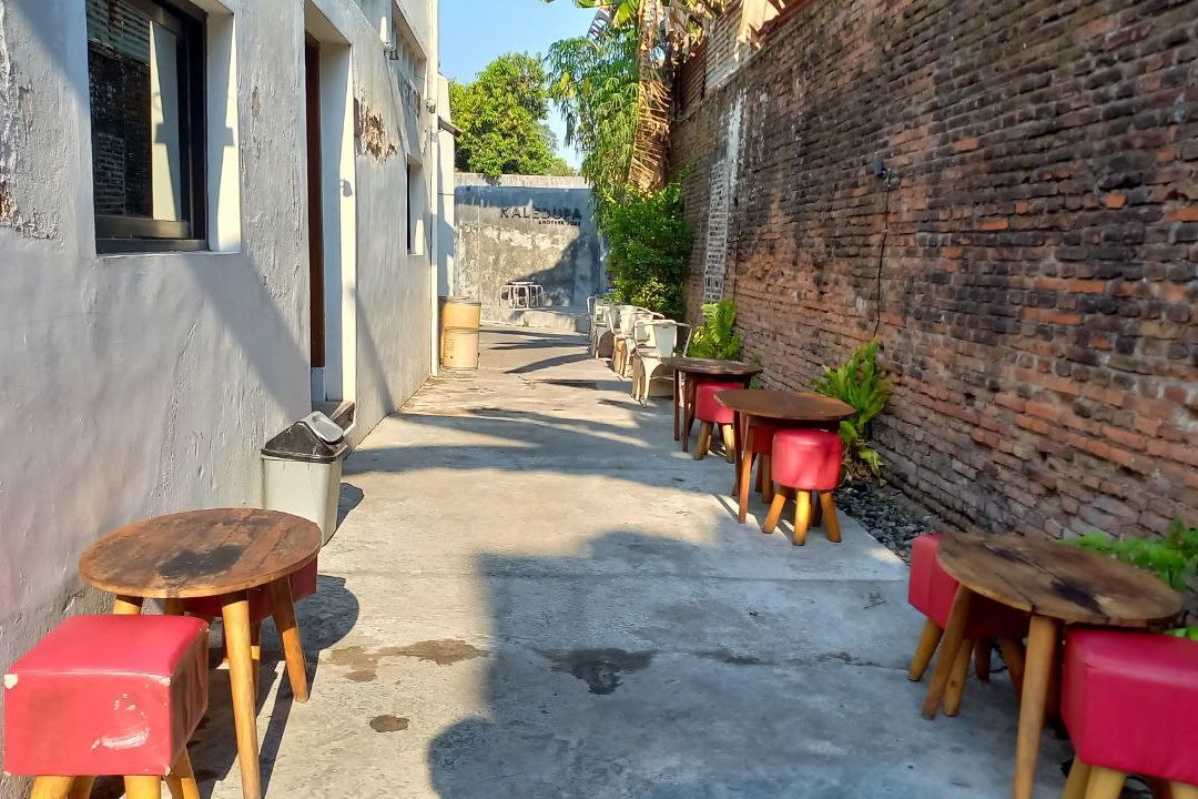 Kaledupa Solo, Kafe Hidden Gem di Sepanjang Gang