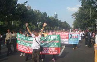 Giliran Forum RT/RW Lakukan Aksi Demo di Balai Kota DKI