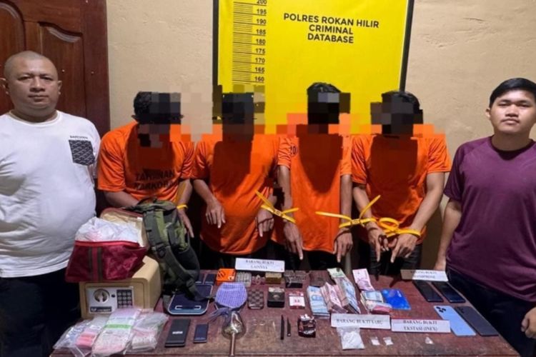 Uang Puluhan Juta dan Ratusan Peluru Senjata Api Disita dari Bandar Narkoba di Rokan Hilir Riau