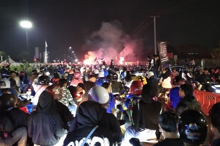 Persib Hattrick Juara, Ribuan Bobotoh Bergerak dari GBLA ke Pasopati