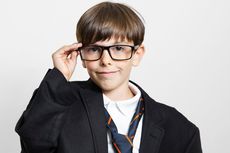 4 Tips agar Anak Mau Pakai Kacamata, Jangan Dimarahi