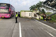 Bus Tabrak Tiang di Tol Sumo, 13 Orang Tewas, Polisi: Kecepatan Kendaraan Diperkirakan di Atas 100 Km Per Jam