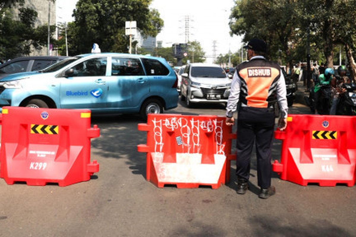32 ruas jalan Jakarta akan ditutup pekan depan, atau pada Minggu, 29 Juni 2025, simak rekayasa alternatif lalu lintasnya.