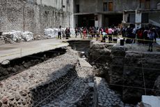 Arkeolog Temukan Kuil Aztec Kuno Bersama 32 Tulang Leher Manusia