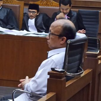 Sekretaris Jenderal Kementerian Desa dan PDTT Anwar Sanusi di Pengadilan Tipikor Jakarta, Rabu (22/11/2017).
