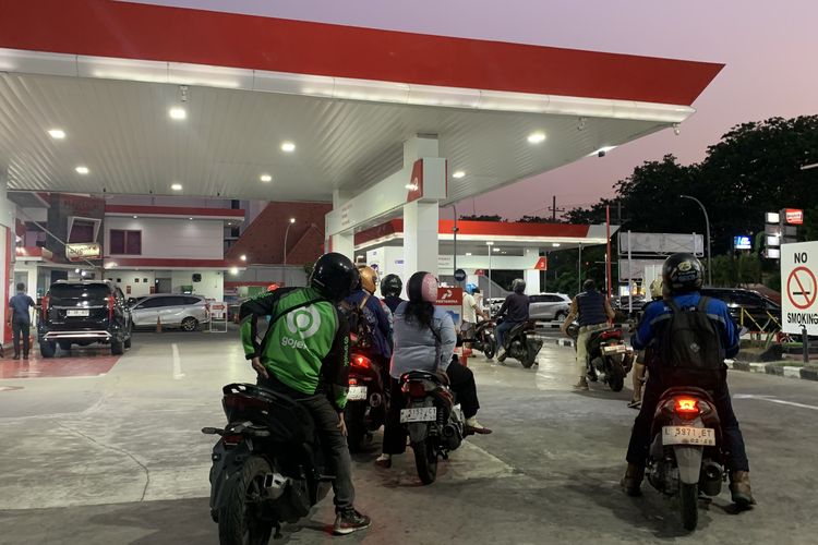 Di Tengah Kelangkaan, 92 SPBU di Surabaya Masih Layani Pertalite