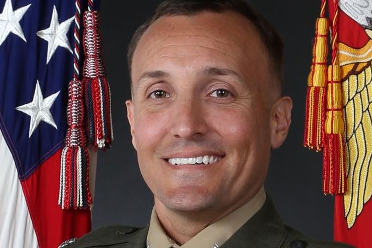 Korps Marinir AS Letnan Kolonel Stuart Scheller yang dipecat setelah unggah video kritikan untuk pemimpin militer. [Dok. Marinir AS Via CNN]