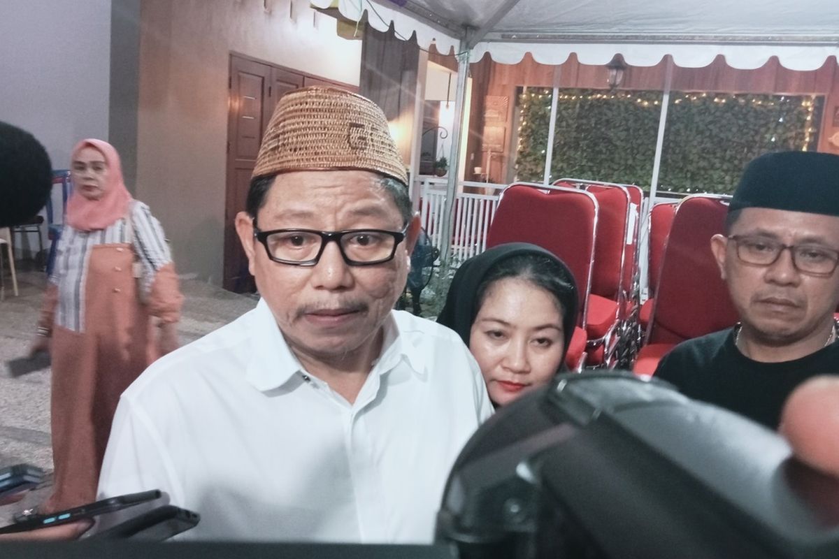 Ayah BNY yakni Benny Yusuf Nurdin yang diwawancarai awak media di kediamannya yang terletak di bilangan Jalan Aeropala, Kecamatan Rappocini, Kota Makassar, Sulsel, Sabtu (27/5/2023)