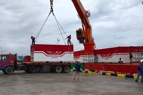 Tol Laut Jokowi Dikerahkan untuk Distribusikan Minyak Goreng dan Gula