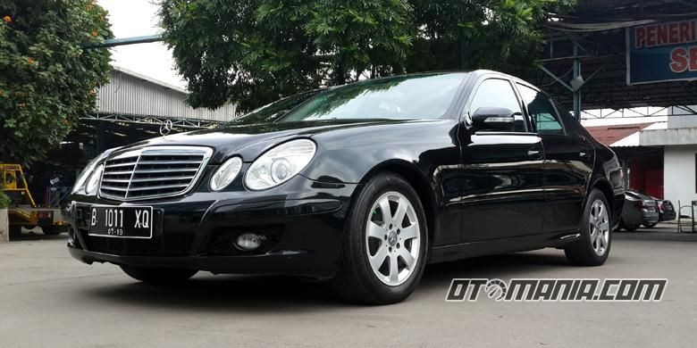 Mercedes-Benz E200 Kompressor lansiran 2009 eks taksi ekslusif Silver Bird.