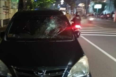 Pengemudi Mobil Jadi Korban Pelemparan Batu di Kebayoran Lama