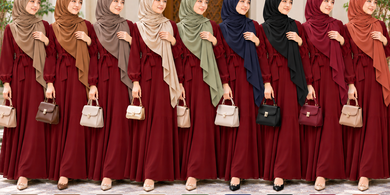 20 Warna Jilbab untuk Gamis Maroon, Elegan dan Serasi