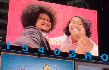 Marshel Widianto dan Babe Cabiita di billboard Times Square