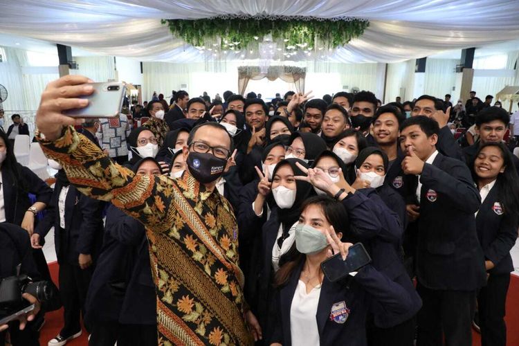 Pelaksana tugas Direktur Jenderal Pendidikan Tinggi, Riset, dan Teknologi (Plt. Dirjen Diktiristek), Nizam pada acara silaturahmi Asosiasi Badan Penyelenggaraan Perguruan Tinggi Swasta Indonesia (ABPPTSI) Wilayah Sulawesi Selatan di Hotel Claro Makassar, Jumat (28/1).