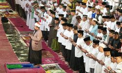 Ikuti Shalat Subuh Berjemaah, Walkot Makassar Minta Warga Hindari Intimidasi Jelang Pilkada