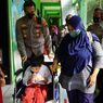 Jemput Bola, Kapolres Semarang Dorong Kursi Roda Siswa SLB untuk Ikuti Vaksinasi