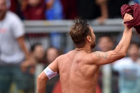 Totti Butuh Satu Gol Lagi di Derbi Kota Roma 