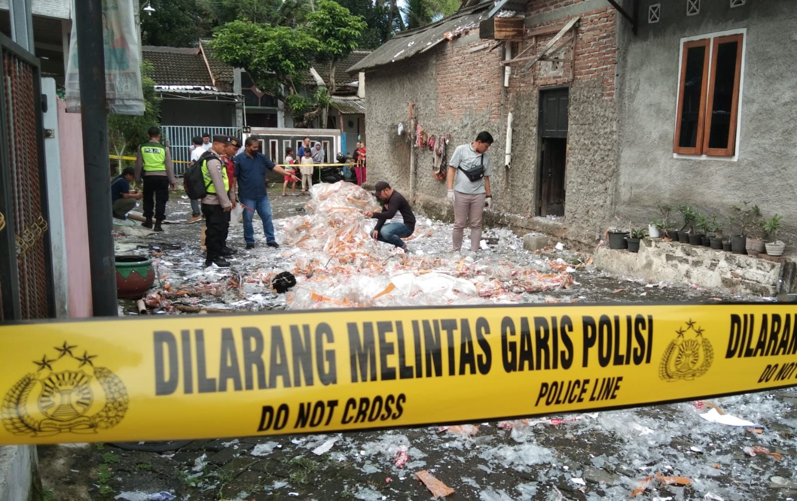 [POPULER NUSANTARA] Balon Udara Berisi Petasan Meledak di Magelang | Komentar Hasto Soal Pilkada di Sumutz