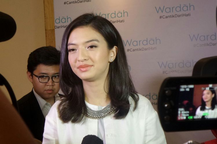 Artis peran Raline Shah saat diabadikan di Hotel Dharmawangsa, Jakarta Selatan, Rabu (14/6/2017).