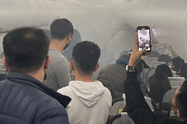 Kabin pesawat Scoot Airlines dipenuhi asap akibat power bank terbakar pada Selasa (10/1/2023) malam. Pesawat ini akan berangkat dari Bandara Internasional Taiwan Taoyuan menuju Bandara Changi Singapura.