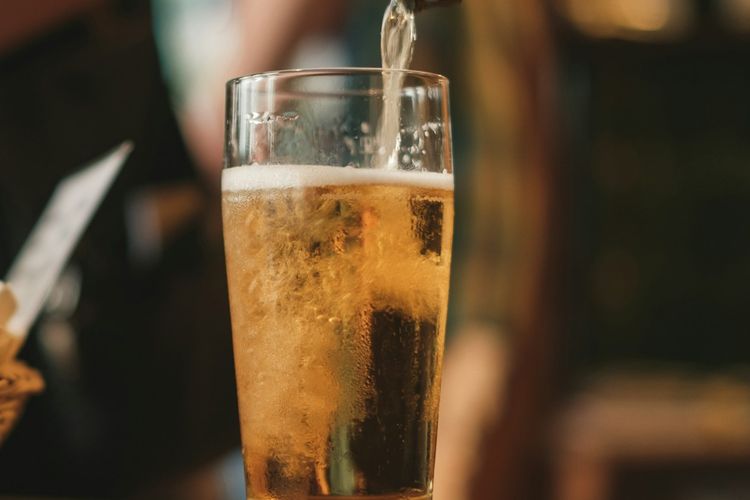 Ilustrasi bir. Bir diyakini dapat menyuburkan tanaman. 