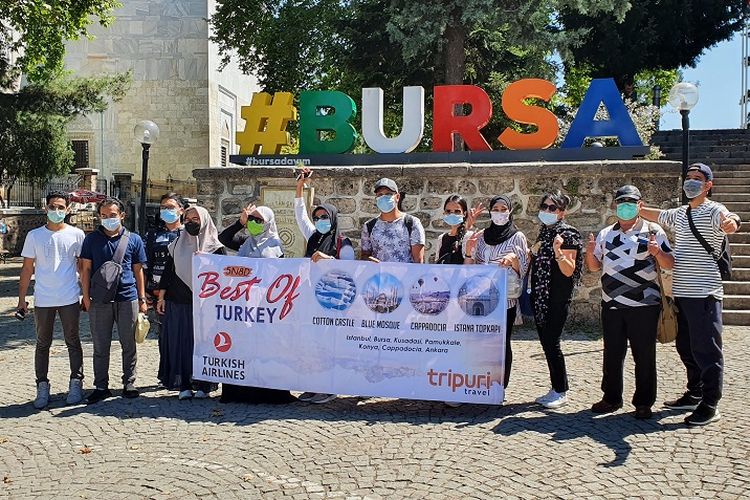 Para peserta famtrip Tripuri Travel di Bursa, Turki.