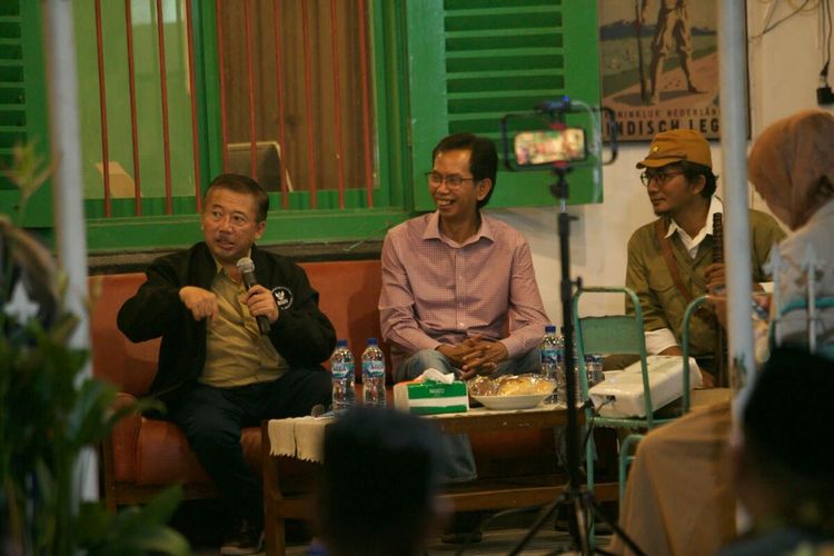 Acara Cangkrukan Bulan Bung Karno di Kawasan Peneleh Surabaya, Sabtu (4/6/2022).