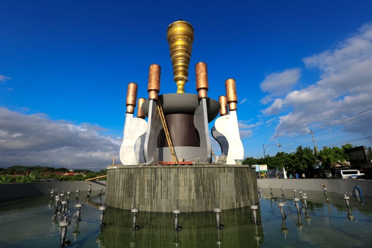 Tugu Gada Rujak Polo di Purwokerto menjadi salah satu ikon Kabupaten Banyumas.