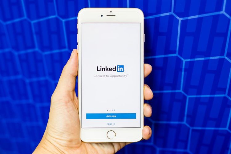 Waspadai Wajah dan Profil Palsu di LinkedIn