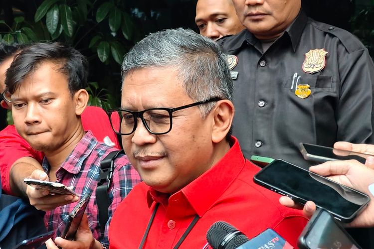 Sekretaris Jenderal PDI-P Hasto Kristiyanto di Gedung High End, Jakarta Pusat, Rabu (15/11/2023).